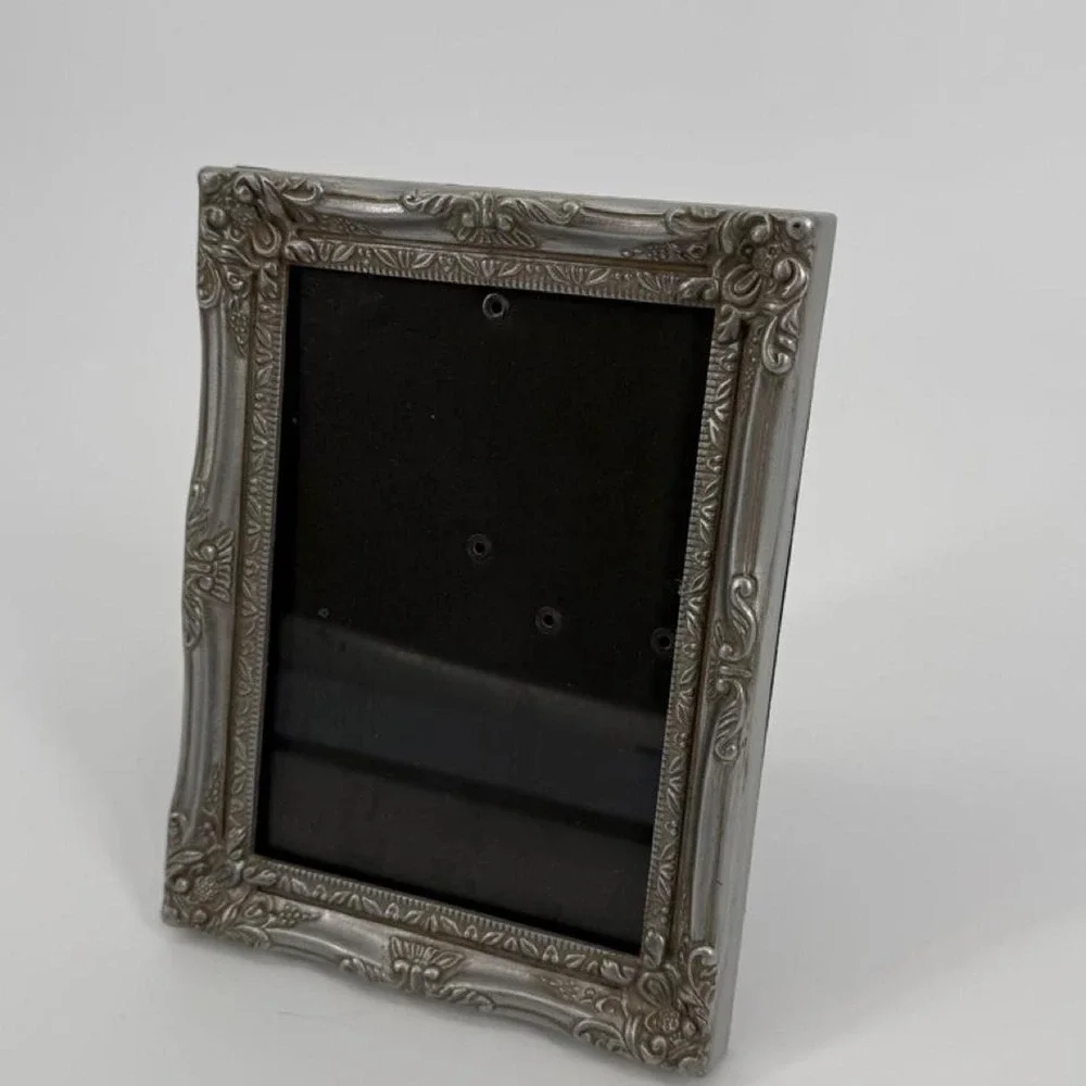 Ornate Silver Picture Frame Floral Scrollwork Vintage Style Tabletop Wall 9